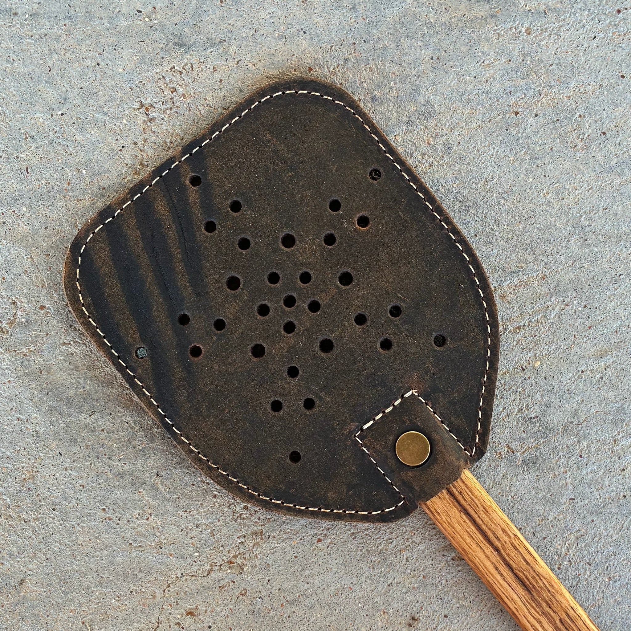 Heritage Leather Flyswatter - Thumbnail 3